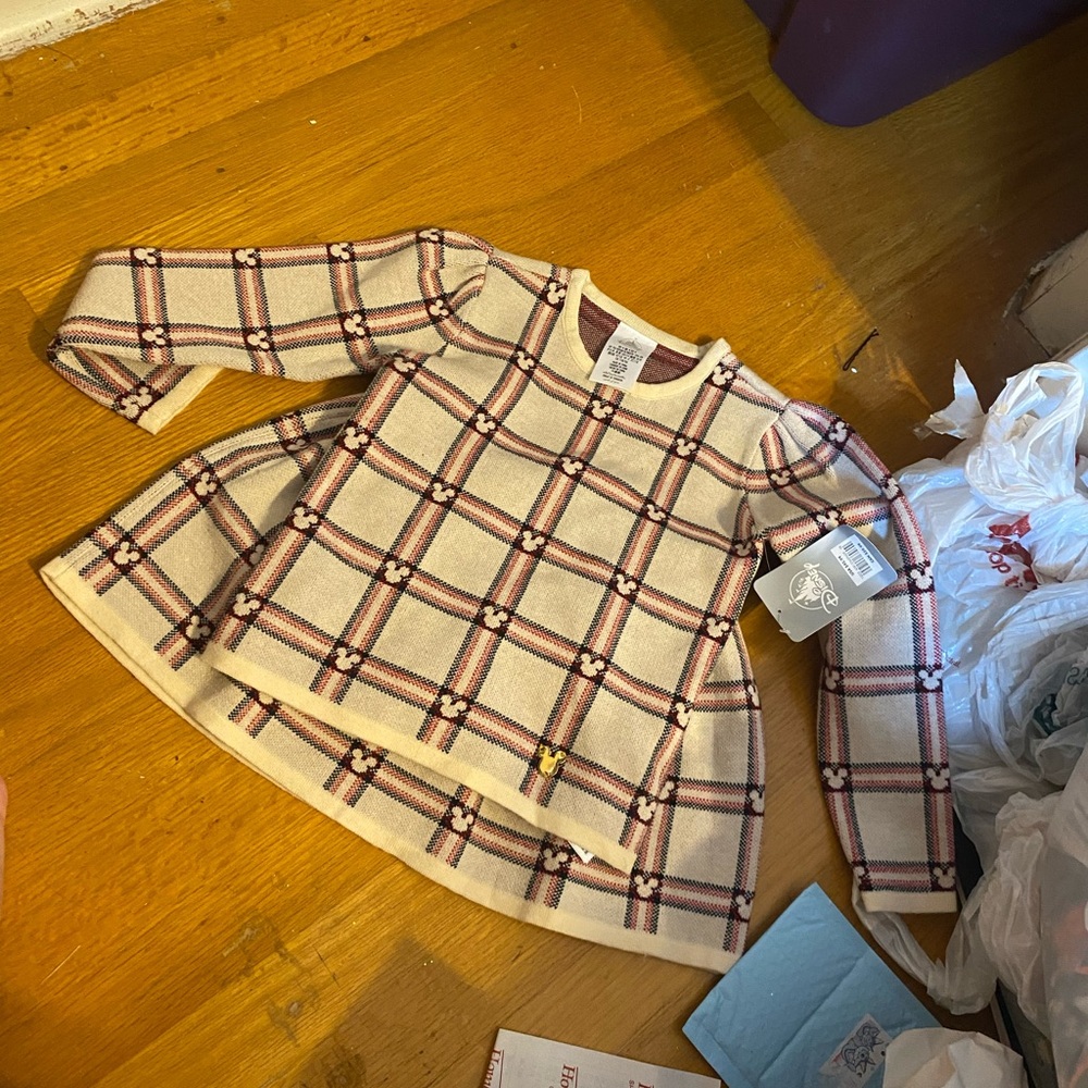 FIRST OFFER GETS IT Size 4 Girls Disney Top & Skirt Set NWT